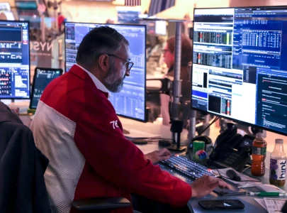 wall st recovers as us delays iran strike