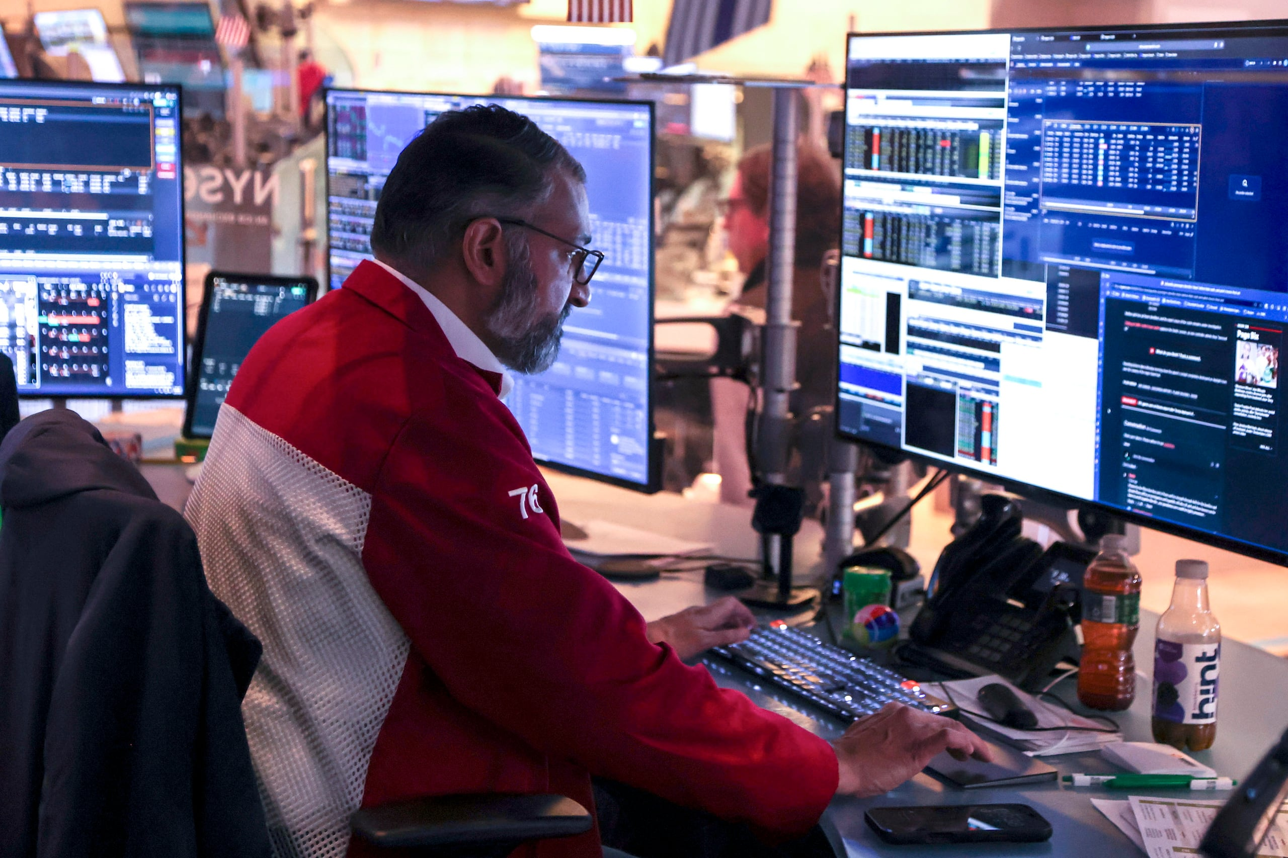 Wall Street recovers as United States delays potential strike on Iran