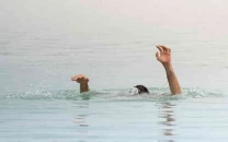 youth drowns while taking selfie youth drowns while taking selfie