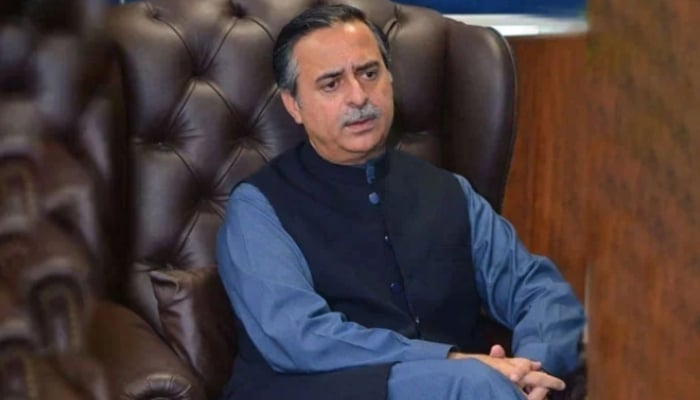 Minister asks rice exporters to aim for $10 billion in exports