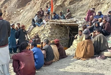 toxic gas in balochistan mine kills three