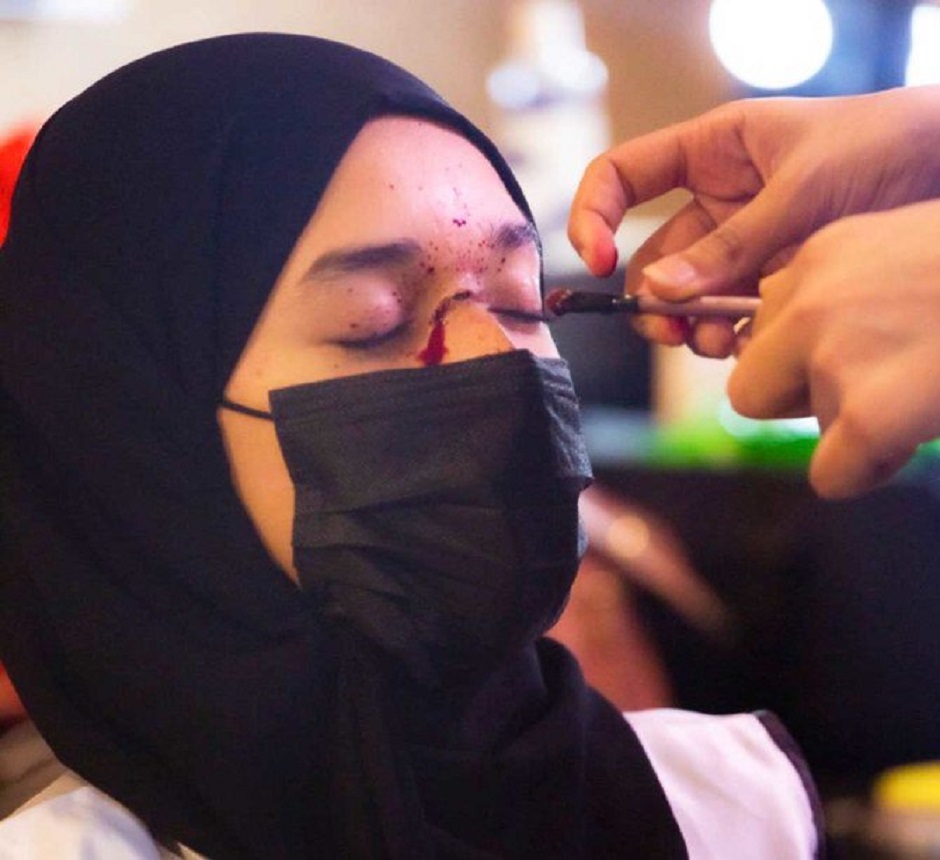 Malak Al-Qanaâa at work.