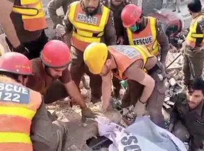 gas cylinder explosion in rahim yar khan injures 11 including children