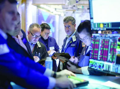 us futures fall on disappointing earnings
