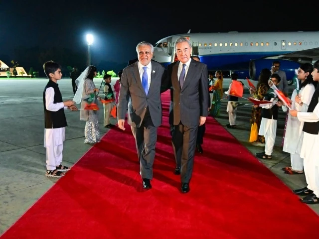 dpm ishaq dar received chinese foreign minister h e wang yi in islamabad on august 20 photo foreign office