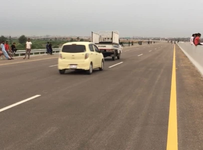 traffic resumes in karachi after drainage efforts traffic resumes in karachi after drainage efforts