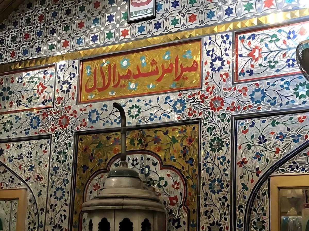 Inscription at Muslim Qabr at Shrine of Udero Lal. Photo Courtesy: Author.