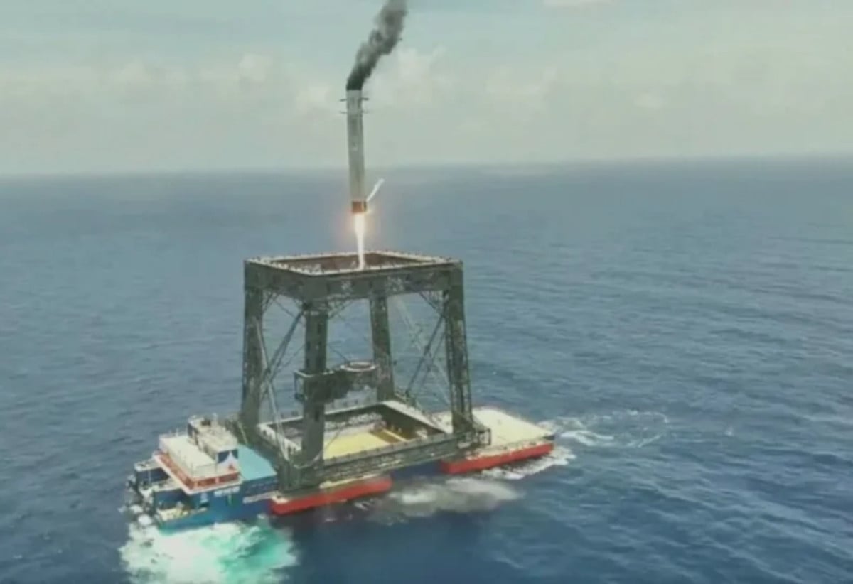 China recovers reusable Long March-10B booster in first net-based sea capture