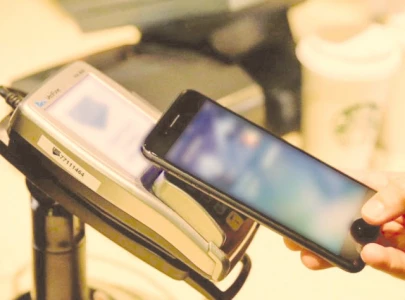 cashless economy drive stalls only 700 000 retailers offer digital solutions