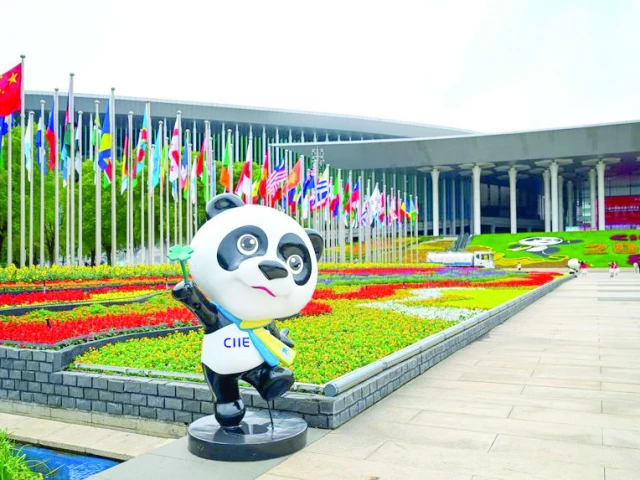 record 4 108 firms flock to china trade expo