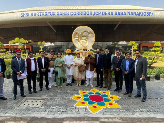 indian punjab s cm arrives in kartarpur for sikh pilgrimage