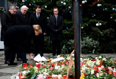 germany hunts for attacker after is claims truck rampage germany hunts for attacker after is claims truck rampage