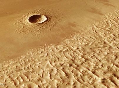 frost discovered on top of giant mars volcanoes