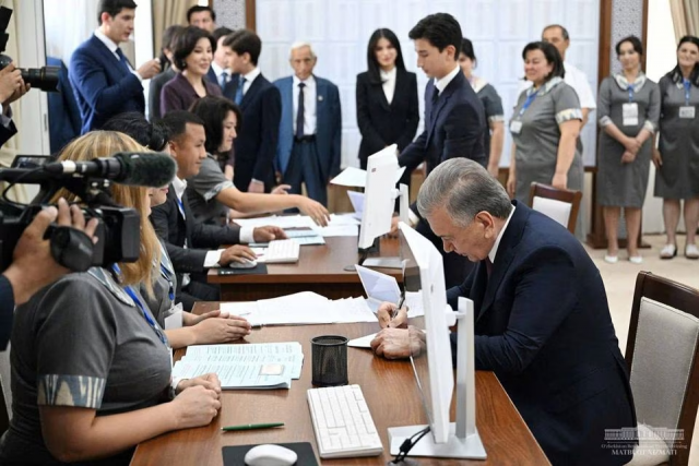 uzbekistan s president shavkat mirziyoyev votes during an early presidential election in tashkent uzbekistan july 9 2023 photo reuters uzbekistan s president shavkat mirziyoyev votes during an early presidential election in tashkent uzbekistan july 9 2023 photo reuters