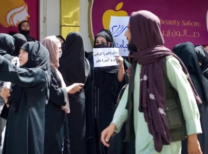 afghan women protest against beauty parlour ban