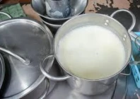 2 000 liters of fake milk seized and destroyed in lahore