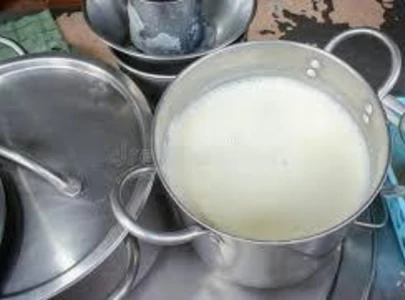 2 000 liters of fake milk seized and destroyed in lahore