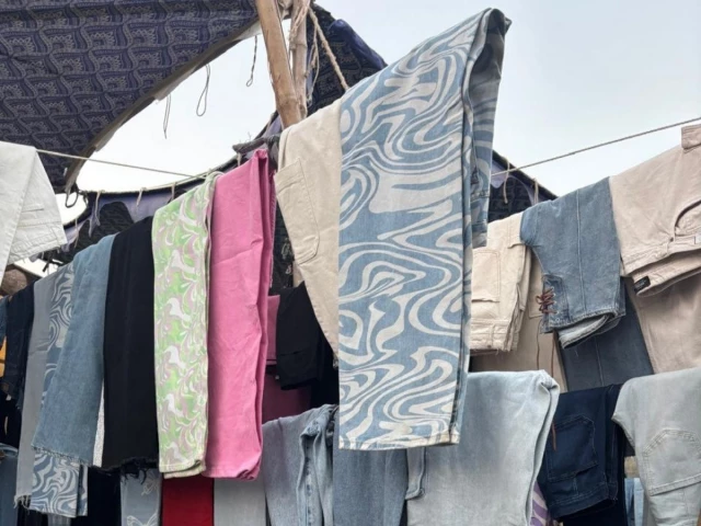 Is Karachi’s landa scene still worth the hype? We went thrifting to find out! | The Express Tribune Is Karachi’s landa scene still worth the hype? We went thrifting to find out! | The Express Tribune