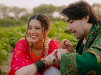 actors sabeena syed and khaqan shahnawaz announce their engagement