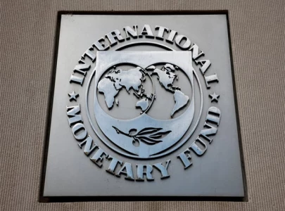 imf keeps growth forecast low at 3 5