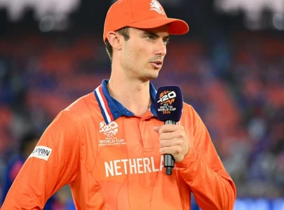 edwards steps down as netherlands captain edwards steps down as netherlands captain