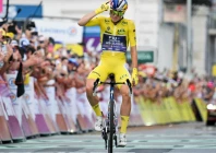 demi vollering during the ninth stage of the tour de france femmes in nice france sunday august 9 2026 photo afp demi vollering during the ninth stage of the tour de france femmes in nice france sunday august 9 2026 photo afp