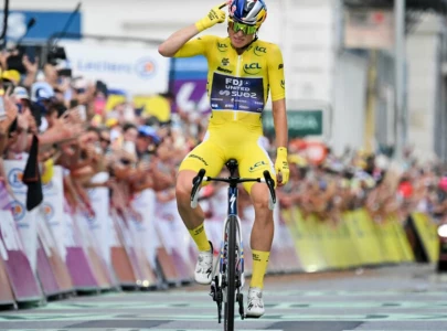 vollering wins tour de france femmes after war of nerves