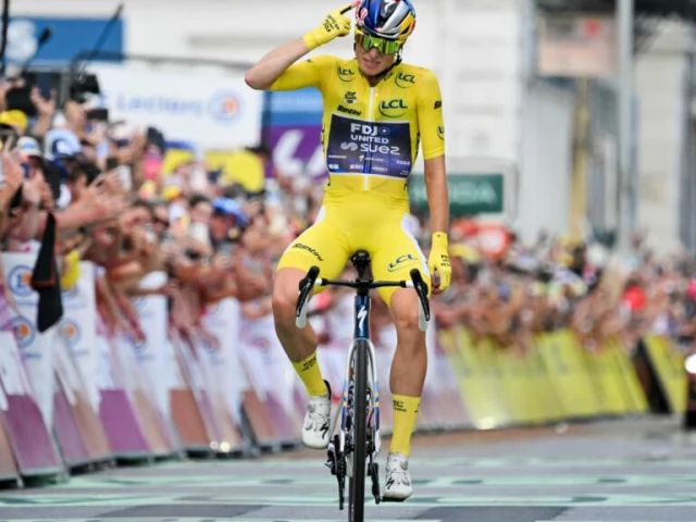 demi vollering during the ninth stage of the tour de france femmes in nice france sunday august 9 2026 photo afp demi vollering during the ninth stage of the tour de france femmes in nice france sunday august 9 2026 photo afp