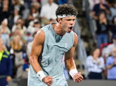 shelton reaches montreal final