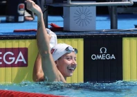 american kate douglass celebrates her 50m freestyle world record at the pan pacific championships in irvine california photo afp file