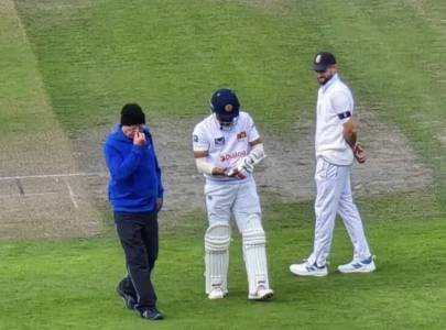 sri lanka s chandimal taken for scans after shoulder injury