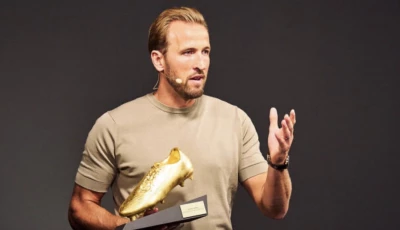 harry kane collected the prize after scoring the most goals in europe s top divisions last season photo afp