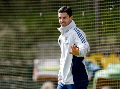 arsenal embrace being hunted as premier league returns