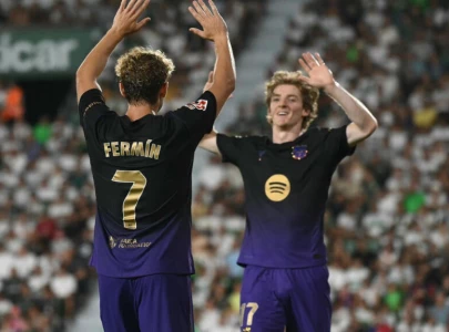 liga holders barcelona crush elche