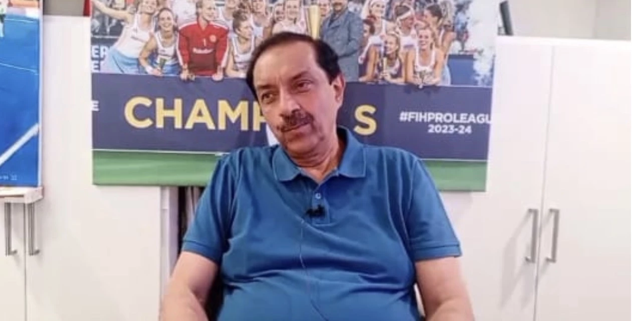 ikram backs pakistan hockey league