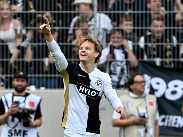 elversberg s cole campbell celebrates after scoring during a bundesliga soccer match photo afp elversberg s cole campbell celebrates after scoring during a bundesliga soccer match photo afp