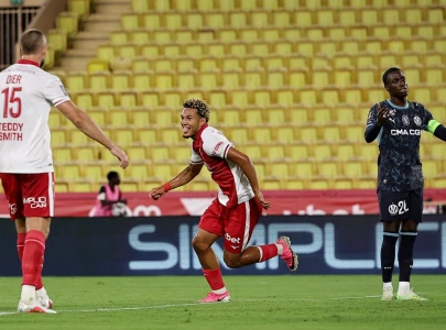 monaco beat marseille to go top