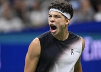 ben shelton stunned holder carlos alcaraz in an epic us open quarter final photo afp