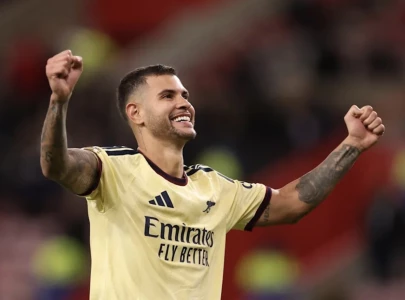 arsenal extend perfect premier league start