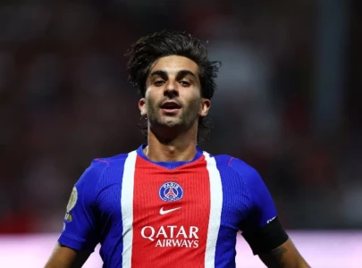 psg earn first ligue 1 win of the season psg earn first ligue 1 win of the season