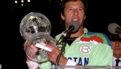 former captain imran khan with icc odi world cup trophy photo afp file