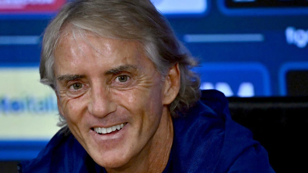 mancini s italy facing battle to win back dispirited fans