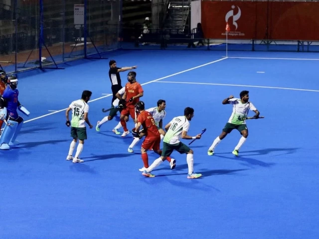 Pakistan conquer China to keep winning run