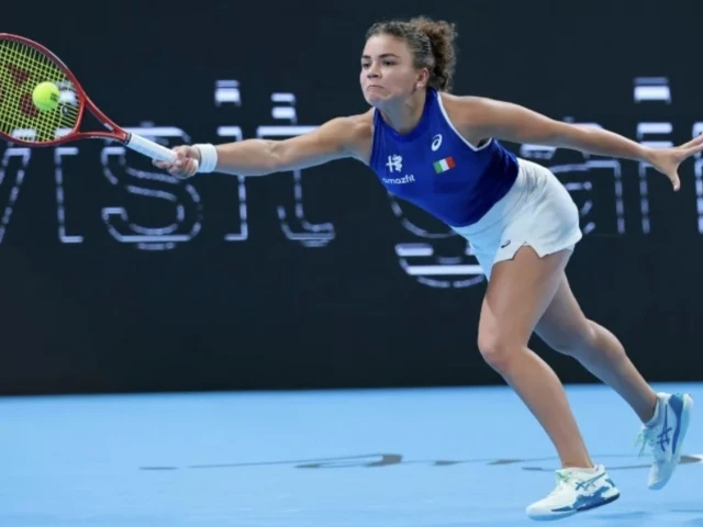 Paolini steers Italy past China in BJK