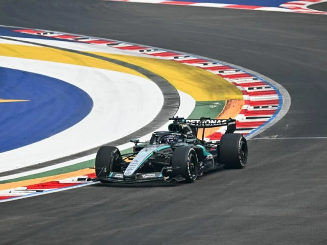 Russell goes fastest in practice for smoggy Singapore GP