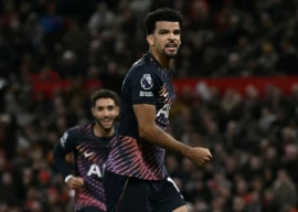 spurs rescue draw at manchester united