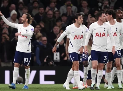 spurs claim first league win spurs claim first league win