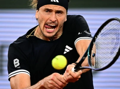 zverev powers into french open semis