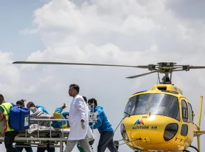 nepali climber alive after six days missing on everest nepali climber alive after six days missing on everest