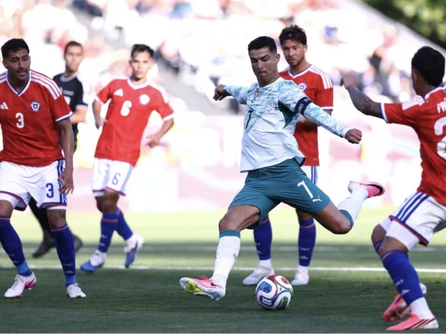 World Cup greats win friendlies